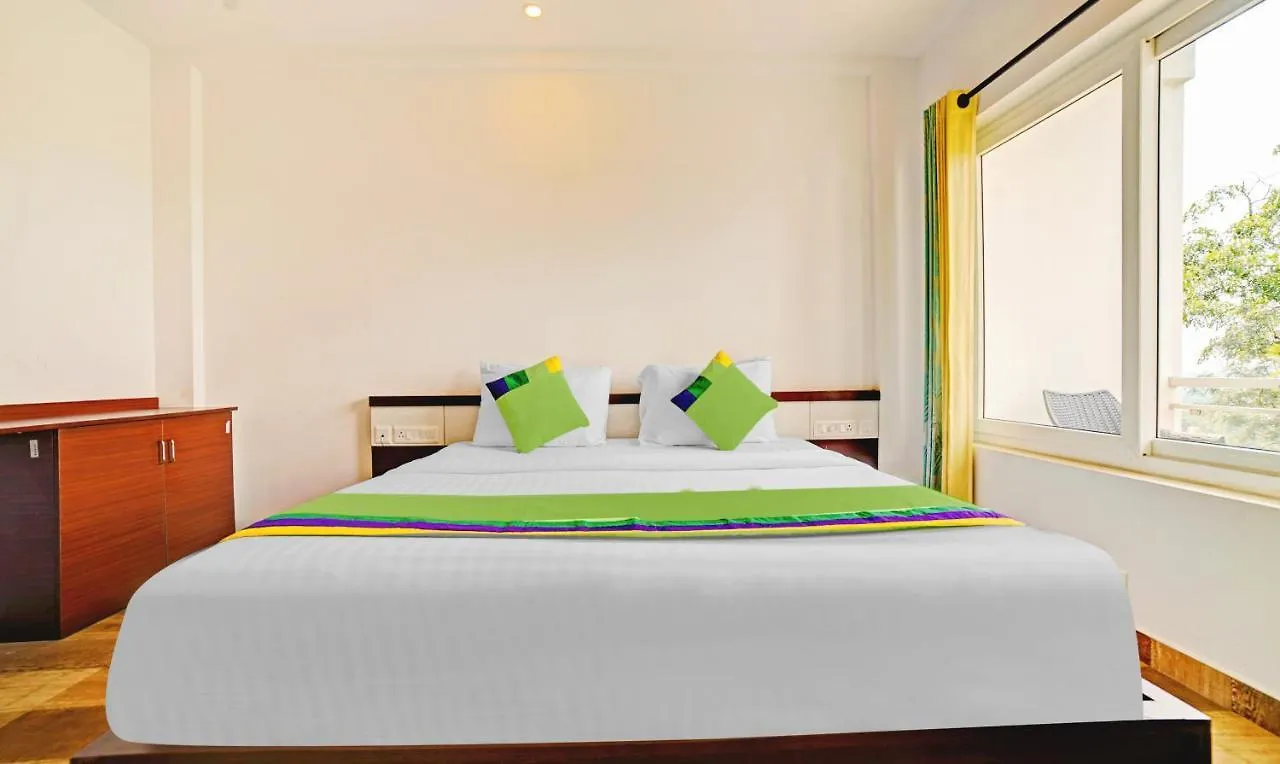Hotel Treebo Wanderlust Residency With Mountain View Munnar 3*,